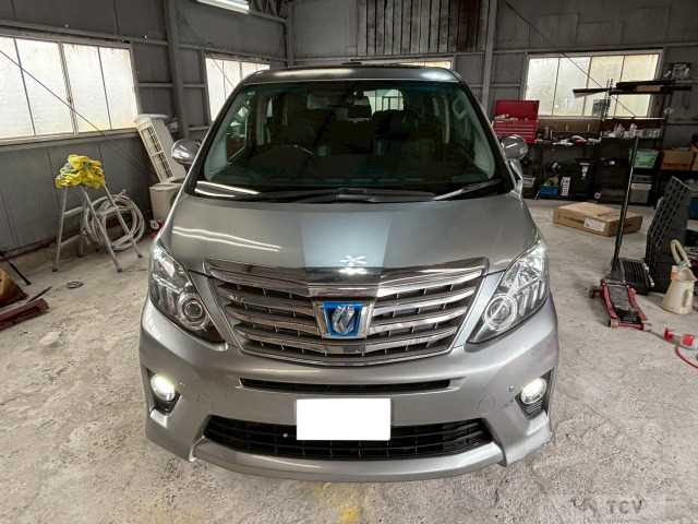 2013 Toyota Alphard Hybrid