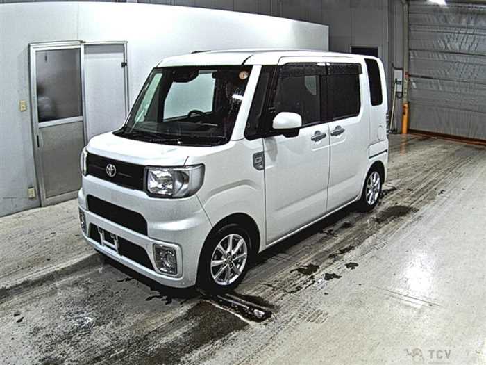 2019 Toyota PIXIS MEGA