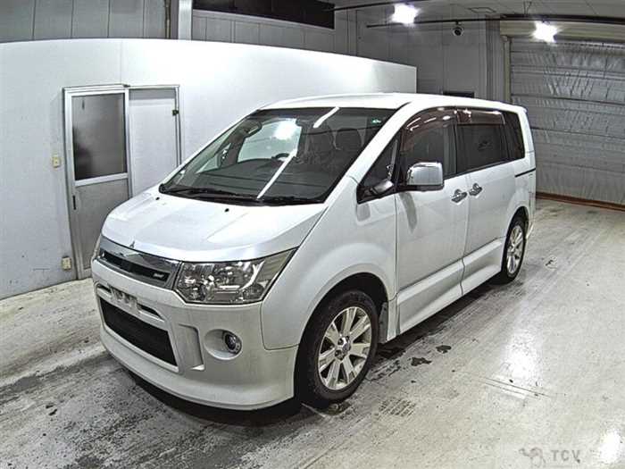 2011 Mitsubishi Delica D5
