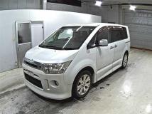 2011 Mitsubishi Delica D5