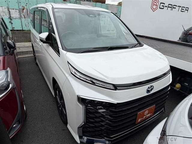 2025 Toyota Voxy