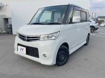 2011 Nissan ROOX