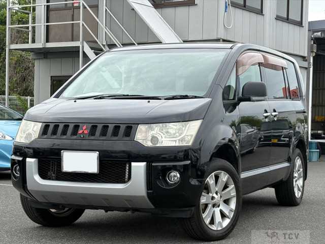 2011 Mitsubishi Delica D5