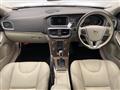 2017 Volvo V40