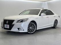 2013 Toyota Crown Hybrid