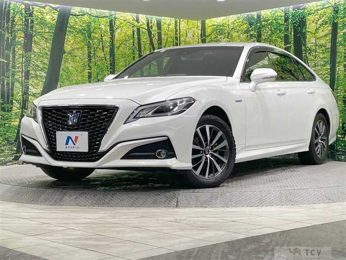 2019 Toyota Crown Hybrid