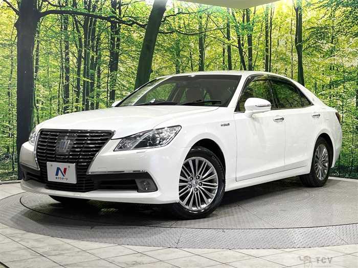 2014 Toyota Crown Hybrid