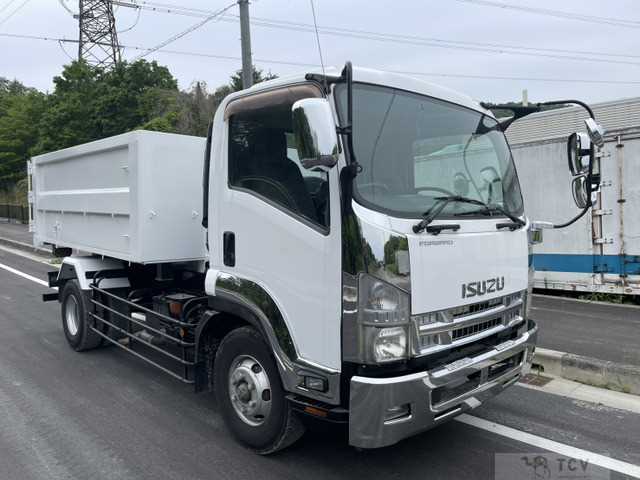 2013 Isuzu Isuzu Others