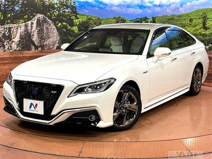 2019 Toyota Crown Hybrid