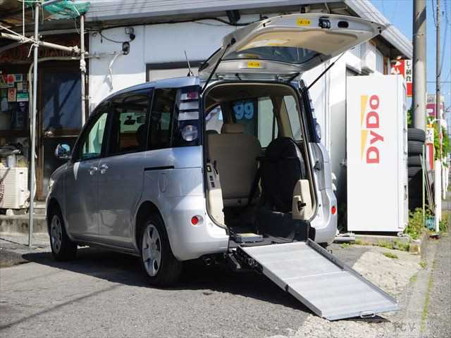 2010 Toyota Sienta