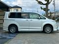 2011 Mitsubishi Delica D5