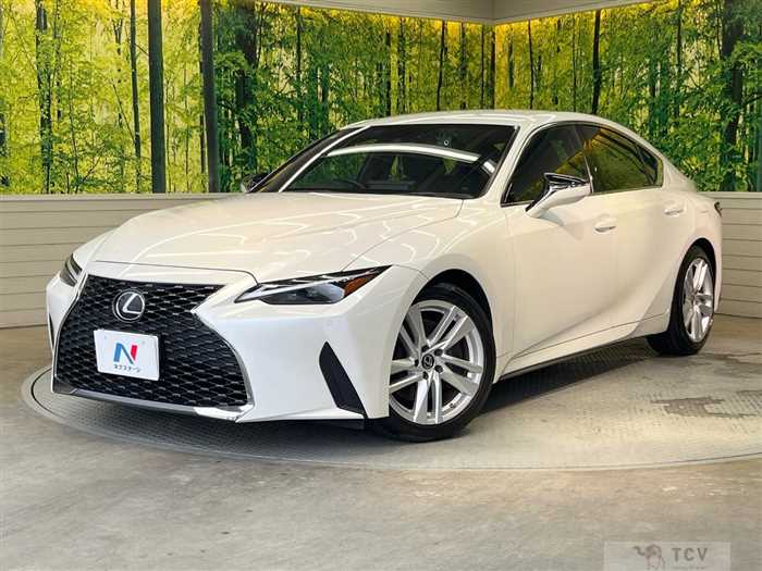 2021 Lexus IS