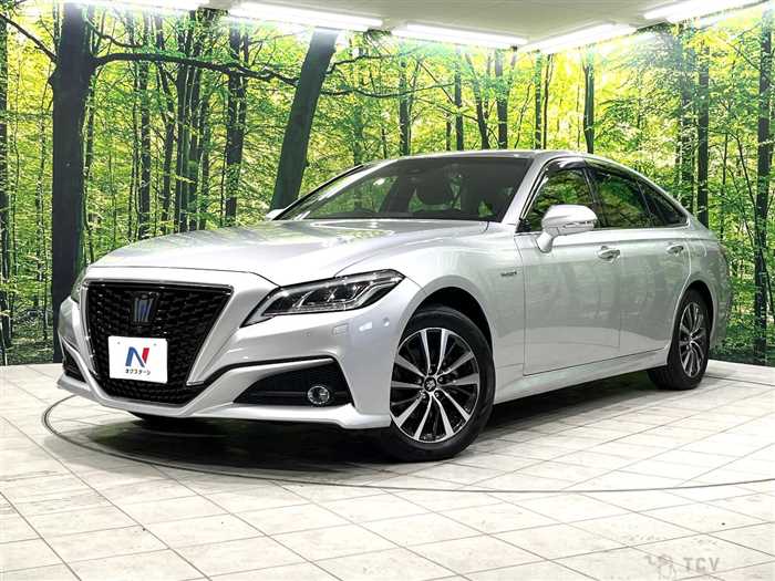 2019 Toyota Crown Hybrid