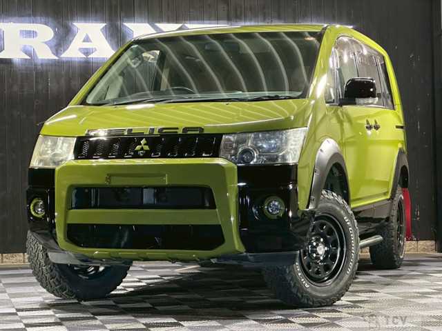 2011 Mitsubishi Delica D5