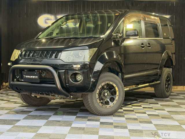 2010 Mitsubishi Delica D5