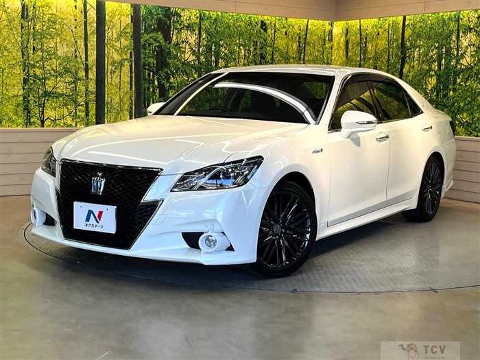 2015 Toyota Crown Hybrid