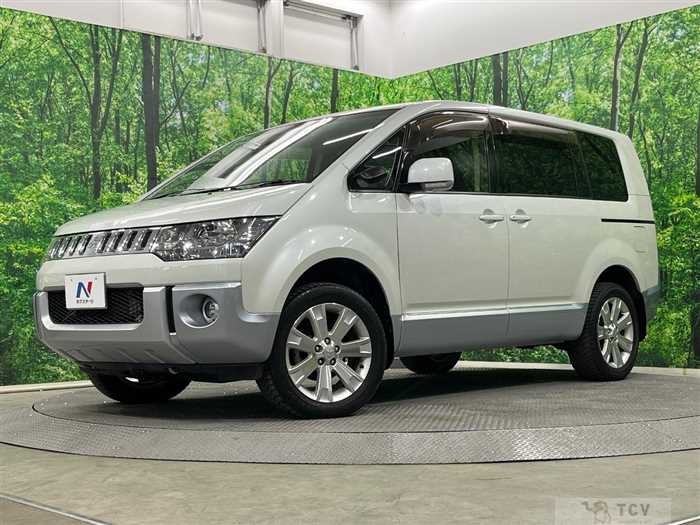 2016 Mitsubishi Delica D5