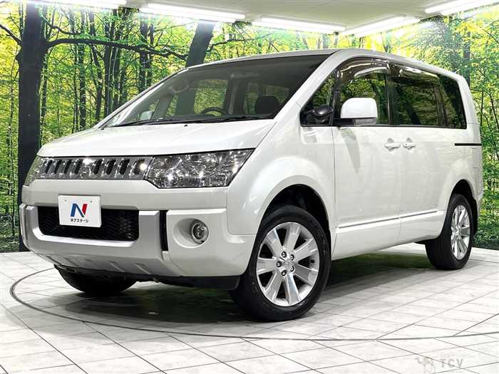 2016 Mitsubishi Delica D5