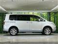 2017 Mitsubishi Delica D5