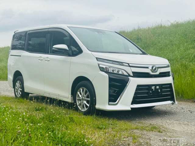2018 Toyota Voxy