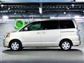 2005 Toyota Voxy