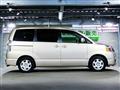 2005 Toyota Voxy