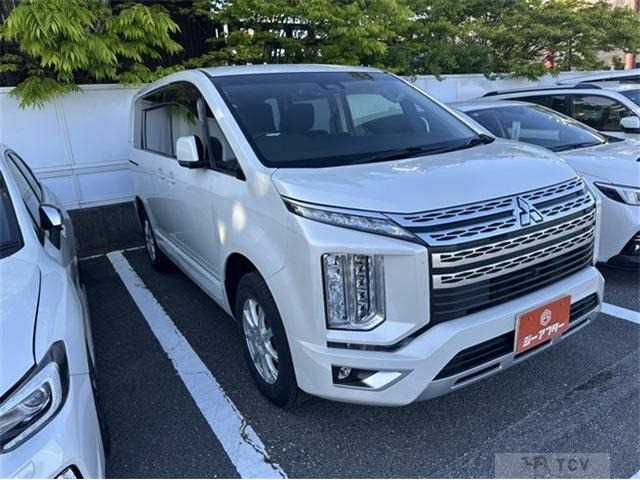 2019 Mitsubishi Delica D5