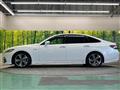 2019 Toyota Crown Hybrid