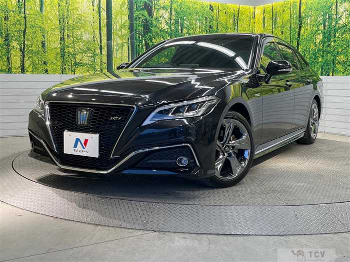 2019 Toyota Crown Hybrid