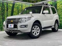 2017 Mitsubishi Pajero