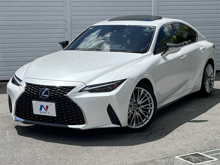 2021 Lexus IS