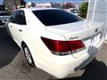2014 Toyota Crown Hybrid