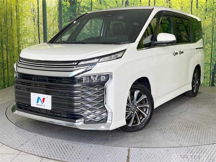 2023 Toyota Voxy