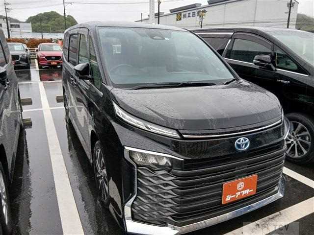 2023 Toyota Voxy