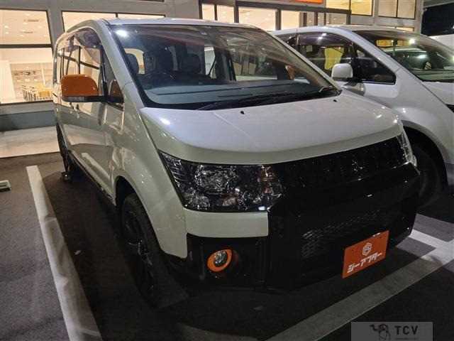 2018 Mitsubishi Delica D5