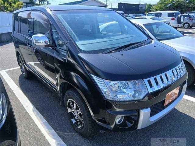 2016 Mitsubishi Delica D5