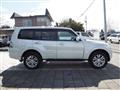2016 Mitsubishi Pajero
