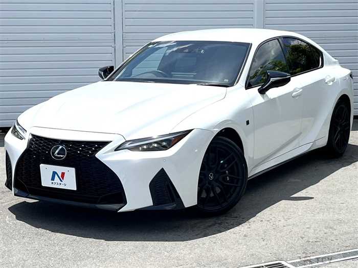 2022 Lexus IS