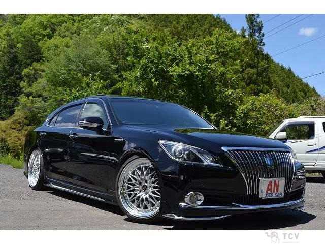 2013 Toyota Crown Majesta