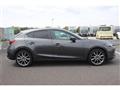 2017 Mazda Axela