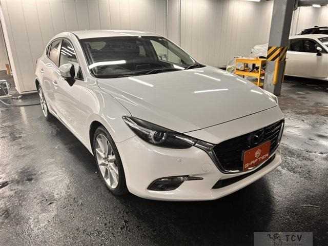 2017 Mazda Axela