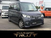 2013 Nissan ROOX