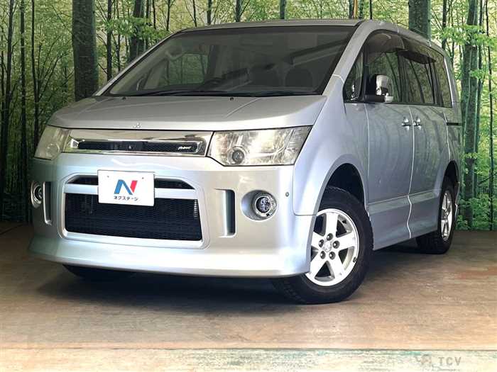 2012 Mitsubishi Delica D5