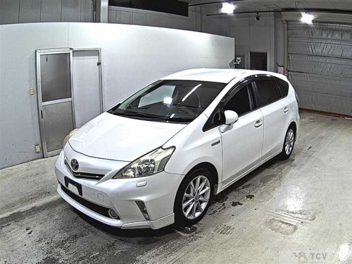 2013 Toyota PRIUS α