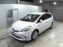 2013 Toyota PRIUS α