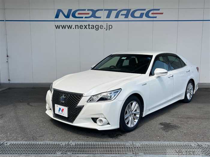 2013 Toyota Crown Hybrid