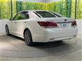 2013 Toyota Crown Hybrid