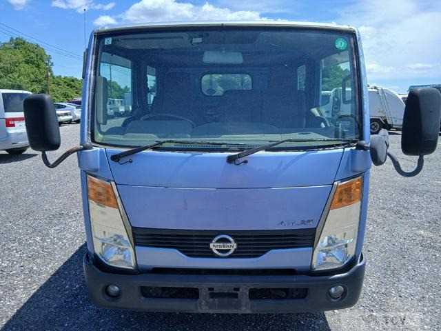 2009 Nissan Atlas