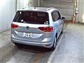 2017 Volkswagen Golf Touran