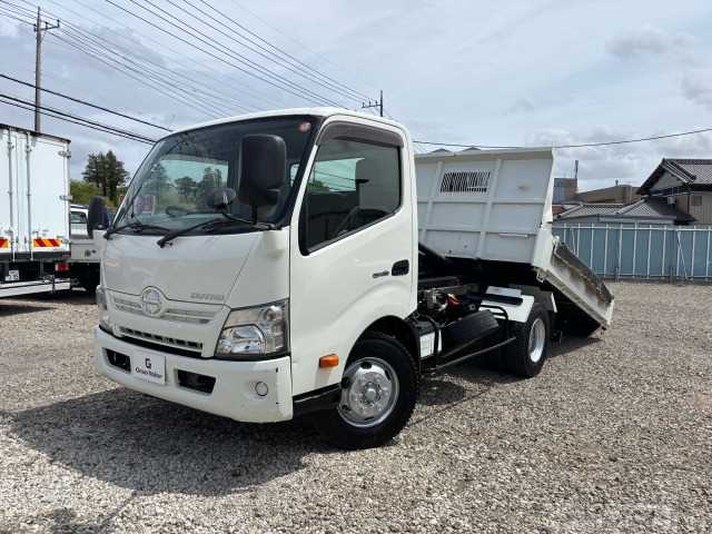 2013 Hino Dutro